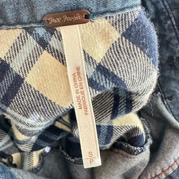 Free people Dottie Over You Floral Chambray Denim Plaid Button Front Top Shirt S - Picture 7 of 7